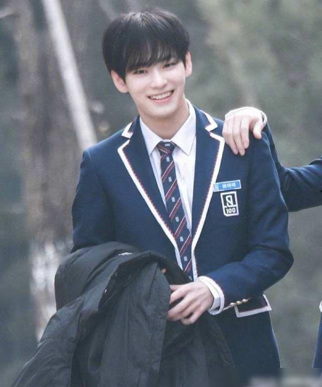 男明星接吻爆料视频播放,揭秘娱乐圈幕后真相